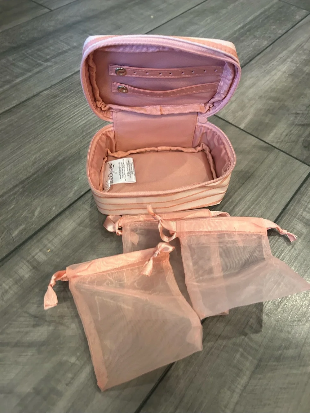 thirty-one Pink Travel Jewelry Organizer with Mesh Pouches